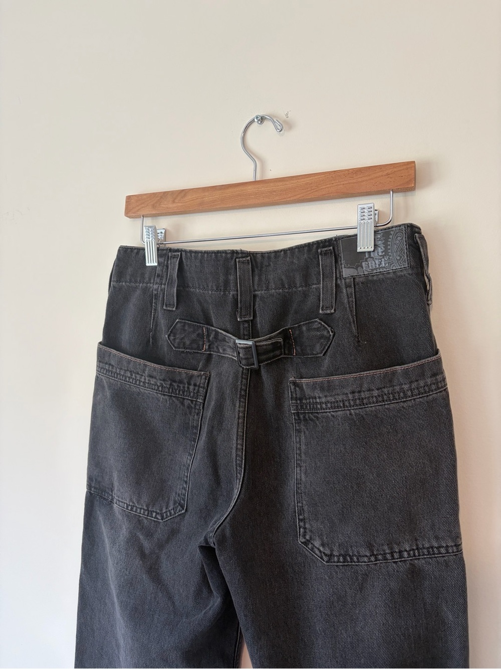 We The Free Major Leagues Vintage Black Mid-Rise Cuffed Jeans - Picture 8 of 8